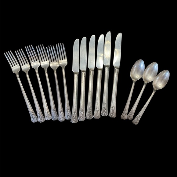 Oneida Tudor Plate Other - VTG Oneida Tudor Plate 1939 Fortune Silverplate Flatware Set - Floral Art Deco